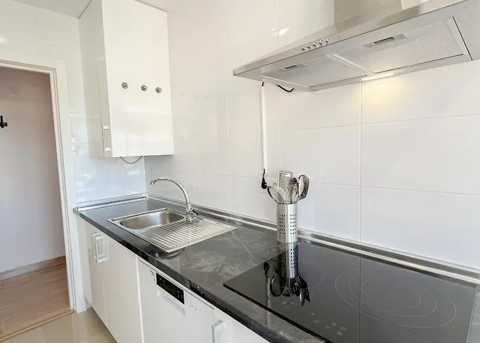 Modern & Bright With Balcony * Torremolinos