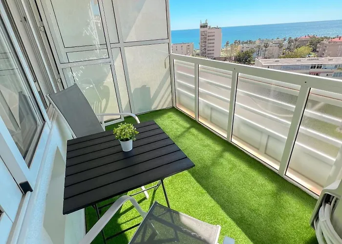 Modern & Bright With Balcony Torremolinos