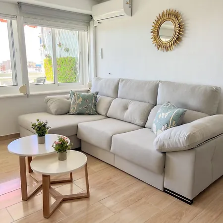 Modern & Bright With Balcony Apartment Torremolinos