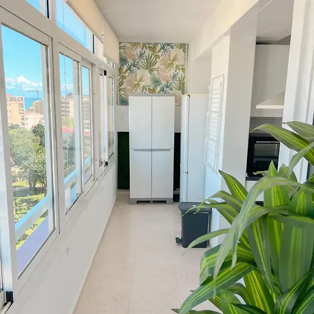 Modern & Bright With Balcony *