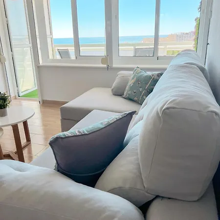 아파트 Modern & Bright With Balcony