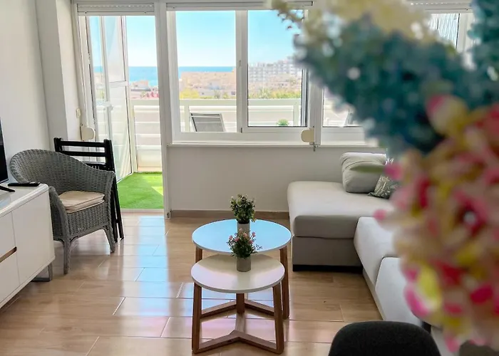 Apartament Modern & Bright With Balcony