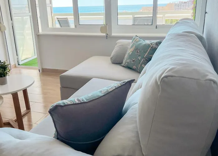 Apartament Modern & Bright With Balcony