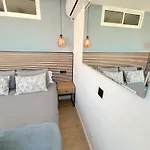 아파트 Modern & Bright With Balcony 토레몰리노스
