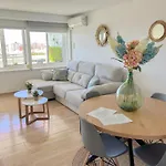 Modern & Bright With Balcony * 토레몰리노스
