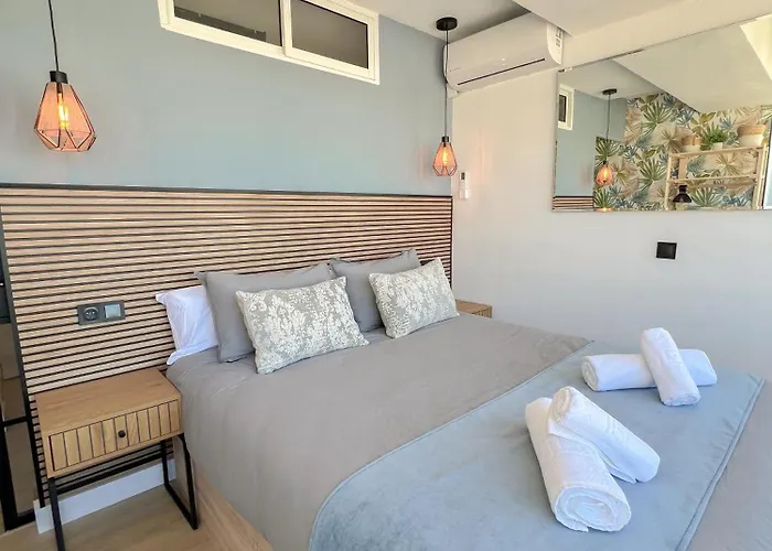 Modern & Bright With Balcony * Торремолинос