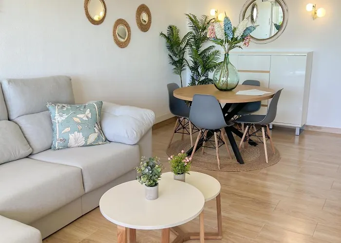 Modern & Bright With Balcony * Торремолинос