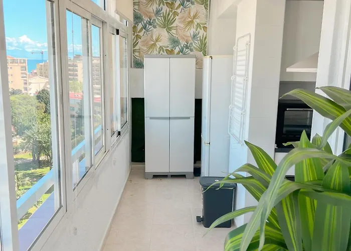 Modern & Bright With Balcony *