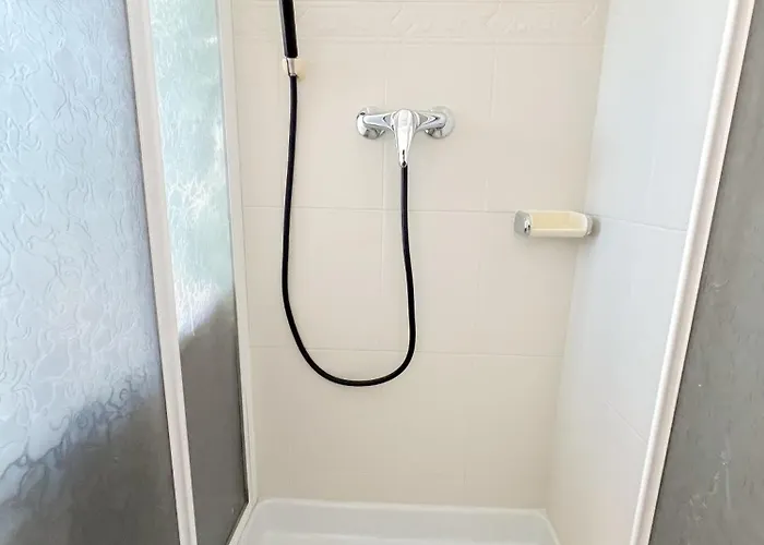 Modern & Bright With Balcony Apartment *