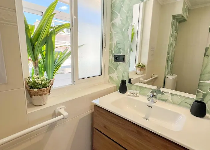 Apartment Modern & Bright With Balcony