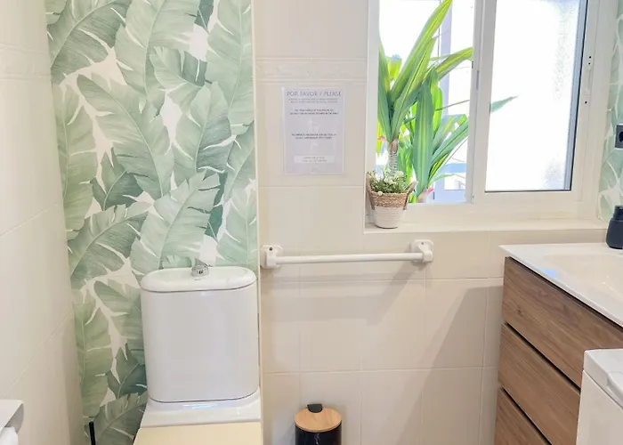 Modern & Bright With Balcony Torremolinos