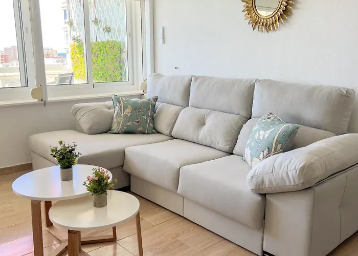 Modern & Bright With Balcony Apartment Torremolinos